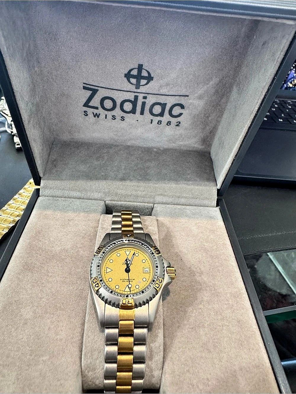 Vintage Zodiac Ladies 2 tone watch. INCLUDES ORIGINAL BOX. Never Worn